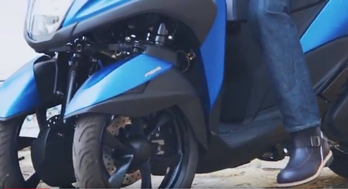 立ちゴケなし！ヤマハ トリシティ125 色あせあり