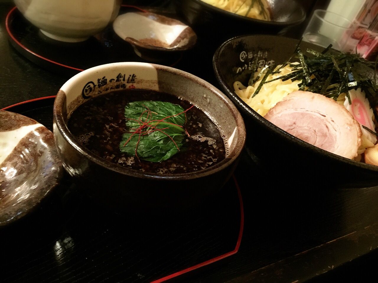 東京 池袋 つけ麺 岡崎 池袋東口店 醤油つけ麺 ワンコインランチ東京 安い 美味い 池袋ランチガイド 池袋以外も 笑