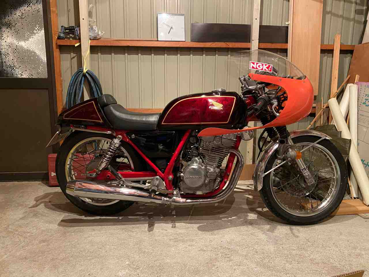 安めなあのハーフカウルでもっ Gb250 クラブマン カウル取り付け 他と一緒じゃ嫌だっ