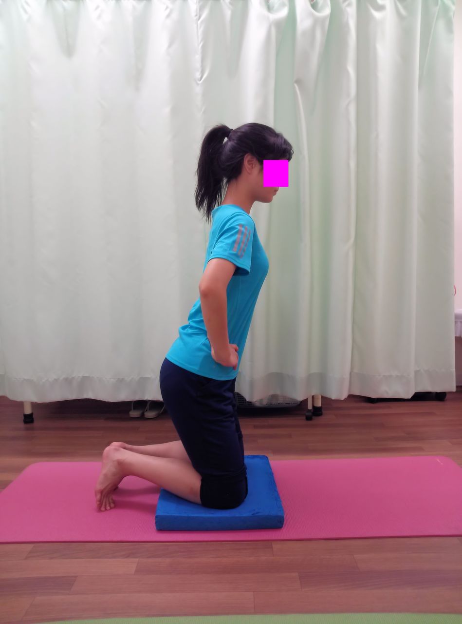 足と体幹部をつなげるためのトレーニング 2 膝立ちバージョン いけちゃんのblog 練馬区関町の池島接骨院 院長日記 バレエ テーピング 足底板など