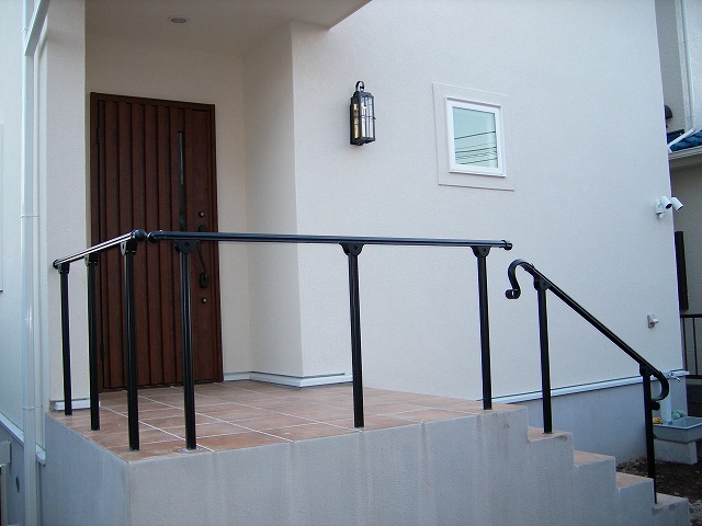 玄関ポーチ完成 手摺もつきました Koh Kobu 家造り二元中継 フローレンスガーデンの家