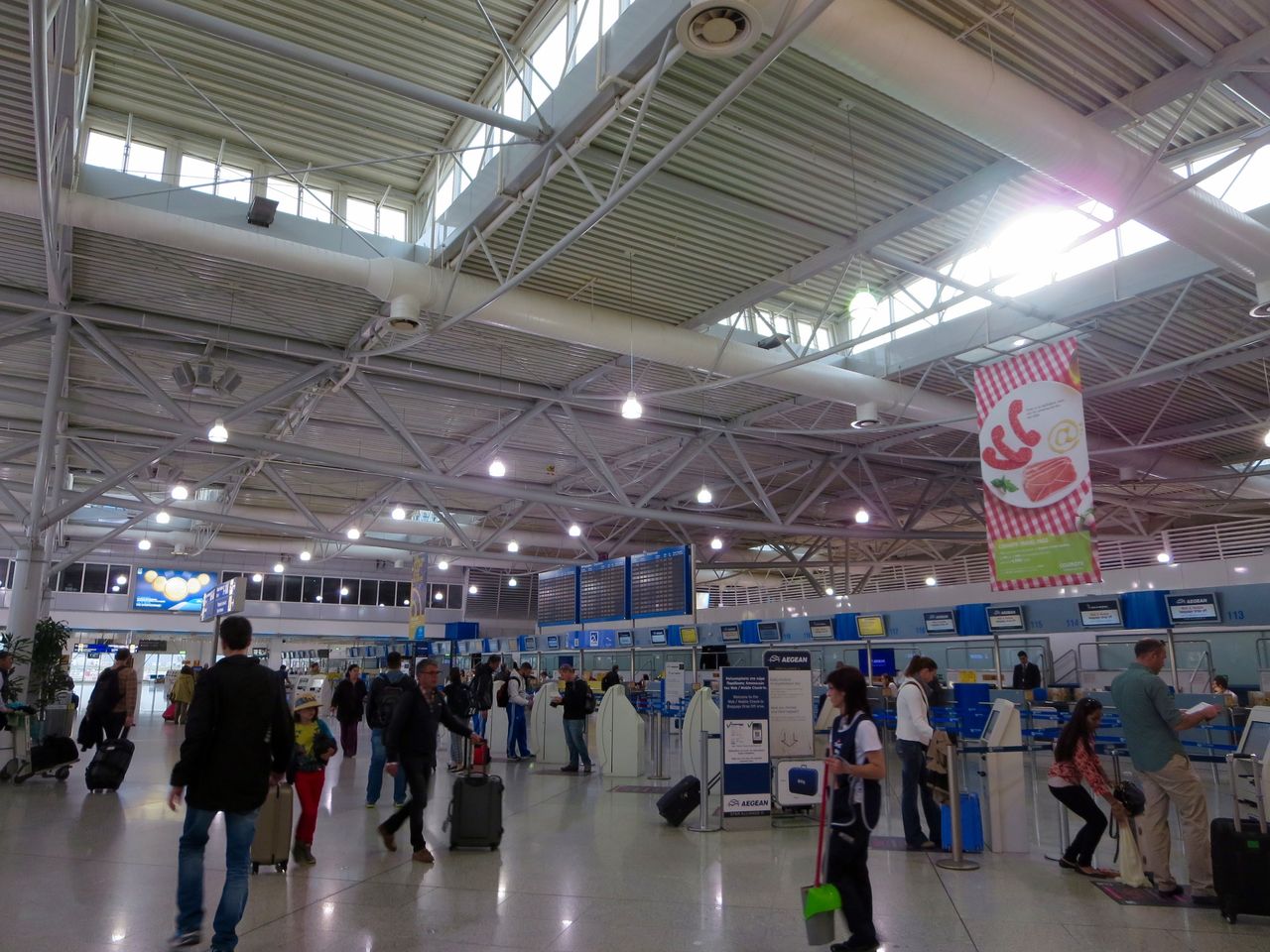 エーゲ航空であっという間 アテネ サントリーニ搭乗記 旅と街歩き エーゲ航空であっという間 アテネ サントリーニ搭乗記 旅と街歩き
