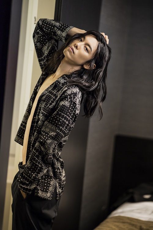 声優 沢城千春さんの1st写真集が自身の誕生日に発売決定 Sexyショット 女装姿 自ら断髪 こんな沢城千春 見たことない イケボラボ