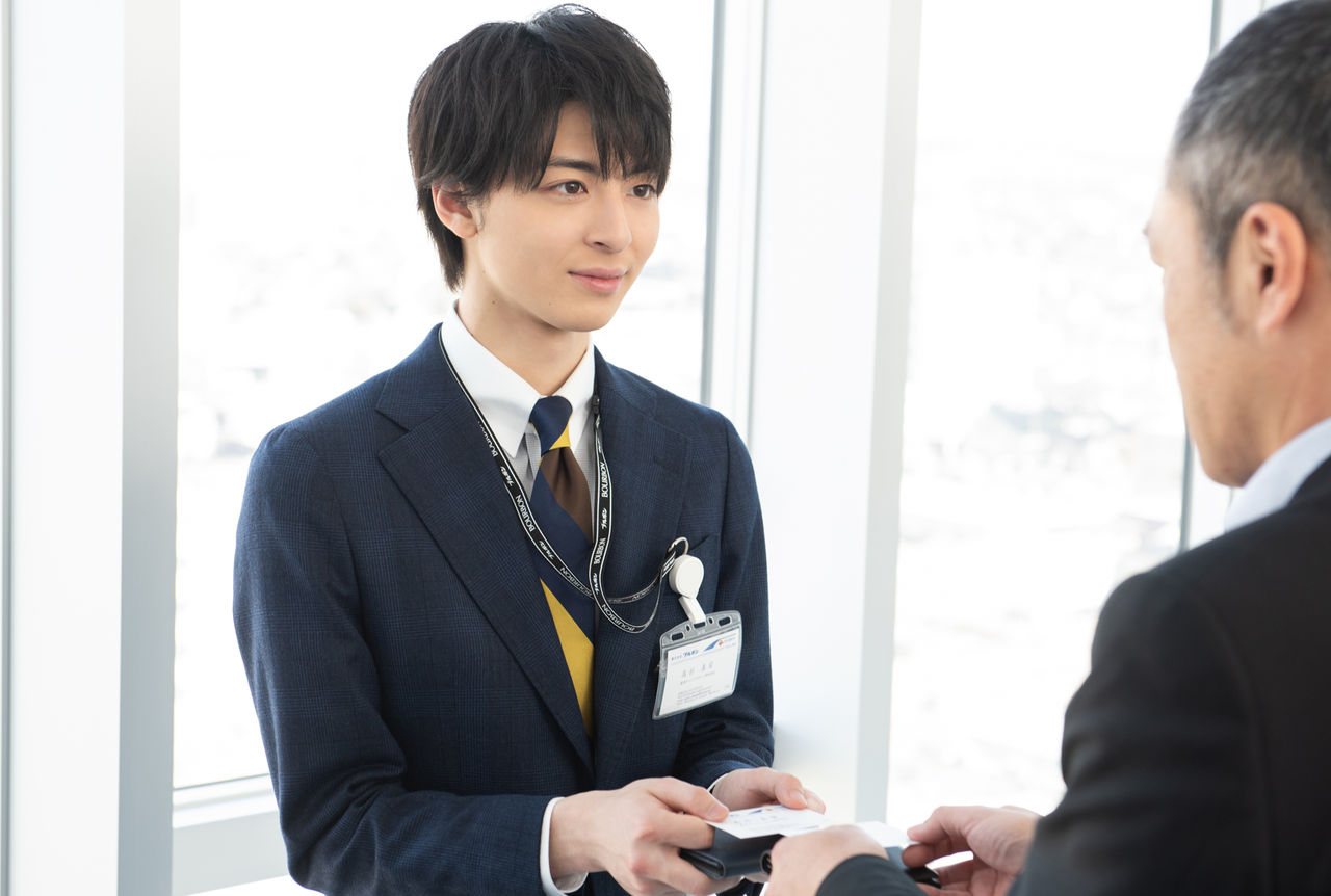 声優としても活躍する俳優 高杉真宙さん、ブルボンに入社!?入社式当日