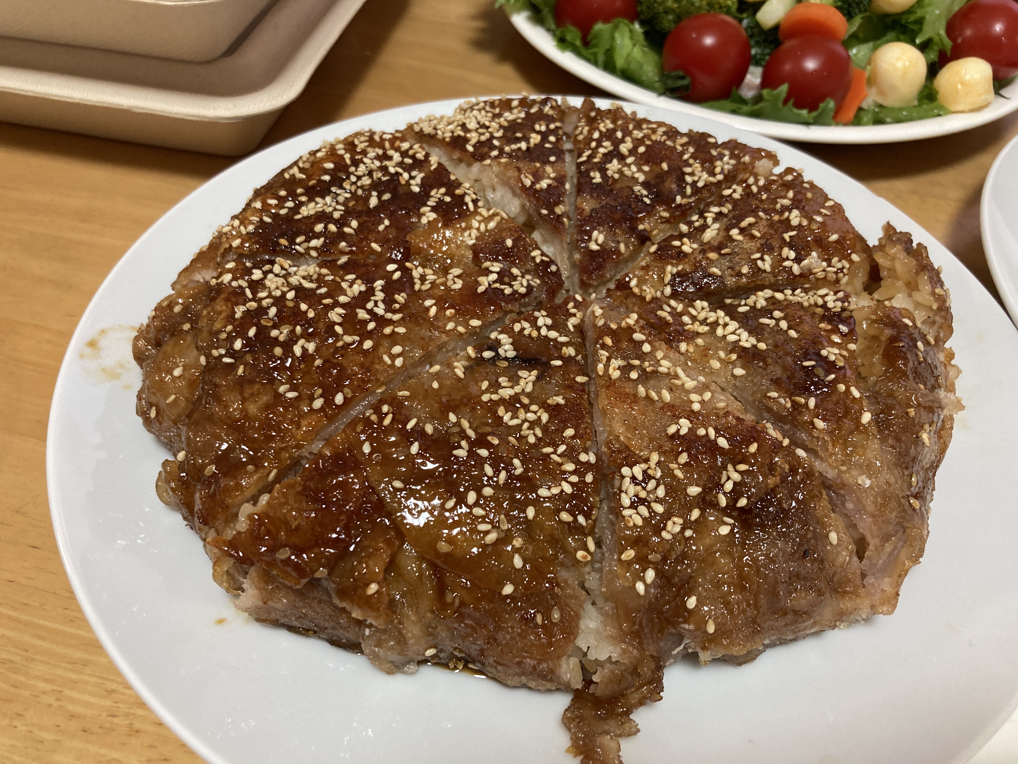 クリスマスパーティー サンタからのプレゼントとどでか肉巻きおにぎり これが我が家の生きる知恵 クリスマスパーティー サンタからのプレゼントとどでか肉巻きおにぎり これが我が家の生きる知恵