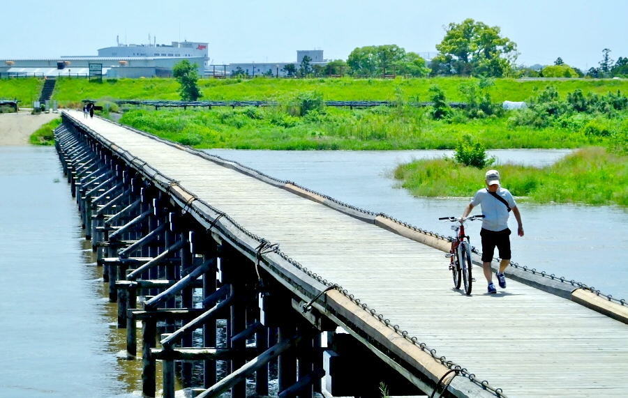 流れ橋