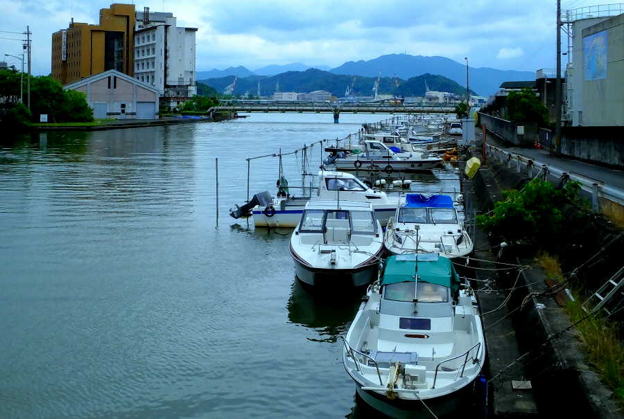 IkkoNaganoの写真日記 朝から車で舞鶴市内に移動。午前中は舞鶴自然文化園に出かけて、午後からは赤れんが倉庫での舞鶴市展の会場で講評会を行い参加された皆さんと楽しい一時を過ごしてきました。