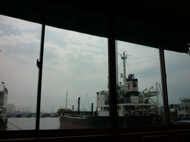 ワシだって食べたいウーパールーパーの唐揚げ すーぱーろんりーシャン 飲み食いれぽーと