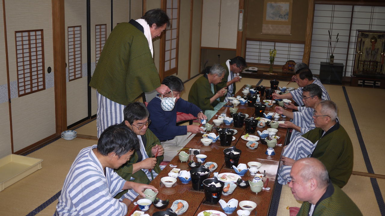 熟年同窓会集合写真 