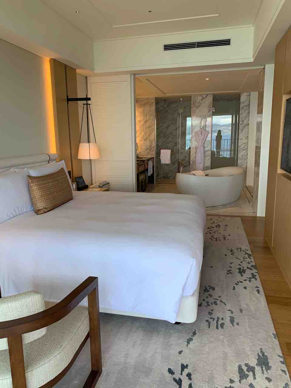 ハレクラニ沖縄 エグゼクティブオーシャンスイート 部屋の中 Ikutabi