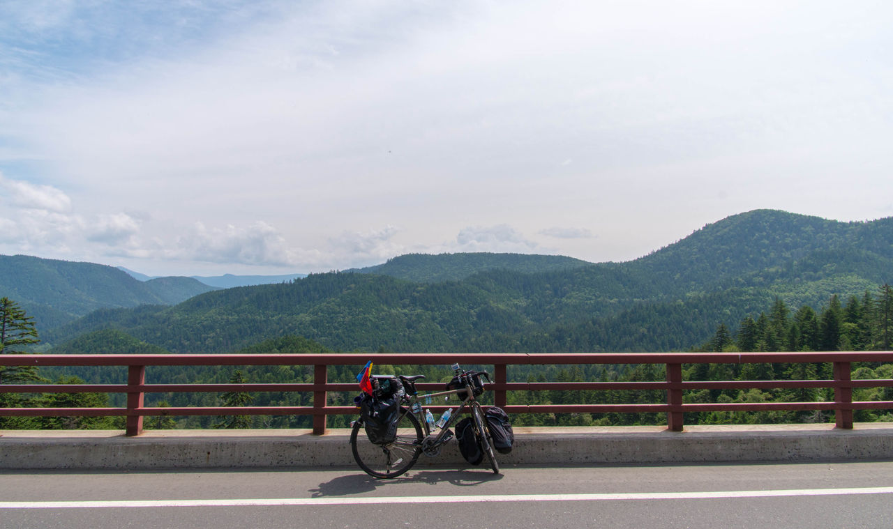 北海道一周自転車ツーリング19日目 峠を超えて旭川まで1km おれが自転車だ 北海道一周自転車ツーリング19日目 峠を超えて旭川まで1km おれが自転車だ