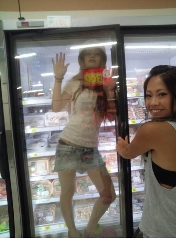 冷蔵庫に入った写真 今度はピザーラでアルバイト女性が 東大和店 イリーガルニュース