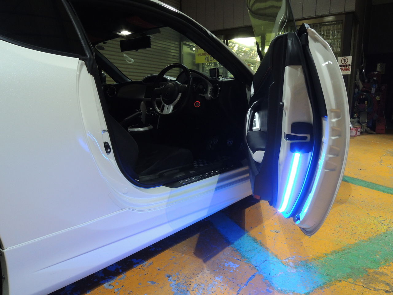 トヨタ86 車内ライティング Illumista店長ブログ トヨタ86 車内ライティング Illumista店長ブログ