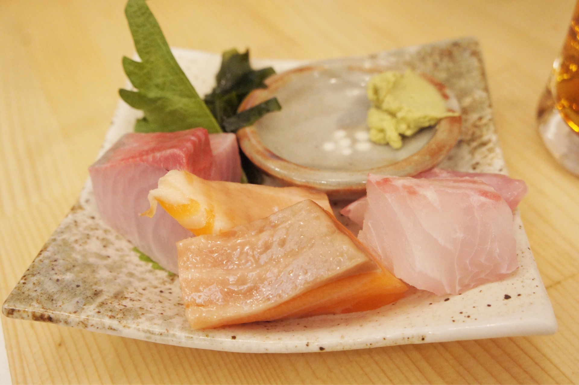 朝シャン も 朝8時半オープンの貴重な立ち飲み 楽酒 神戸元町 ちびっこ酒場放浪記 関西