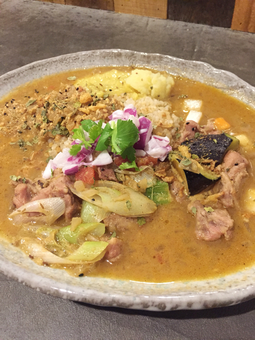 出汁の効いたシャバ系スパイスカレーが激ウマ ツキノワカレー 堺筋本町 ちびっこ酒場放浪記 関西 出汁の効いたシャバ系スパイスカレーが激ウマ ツキノワカレー 堺筋本町 ちびっこ酒場放浪記 関西