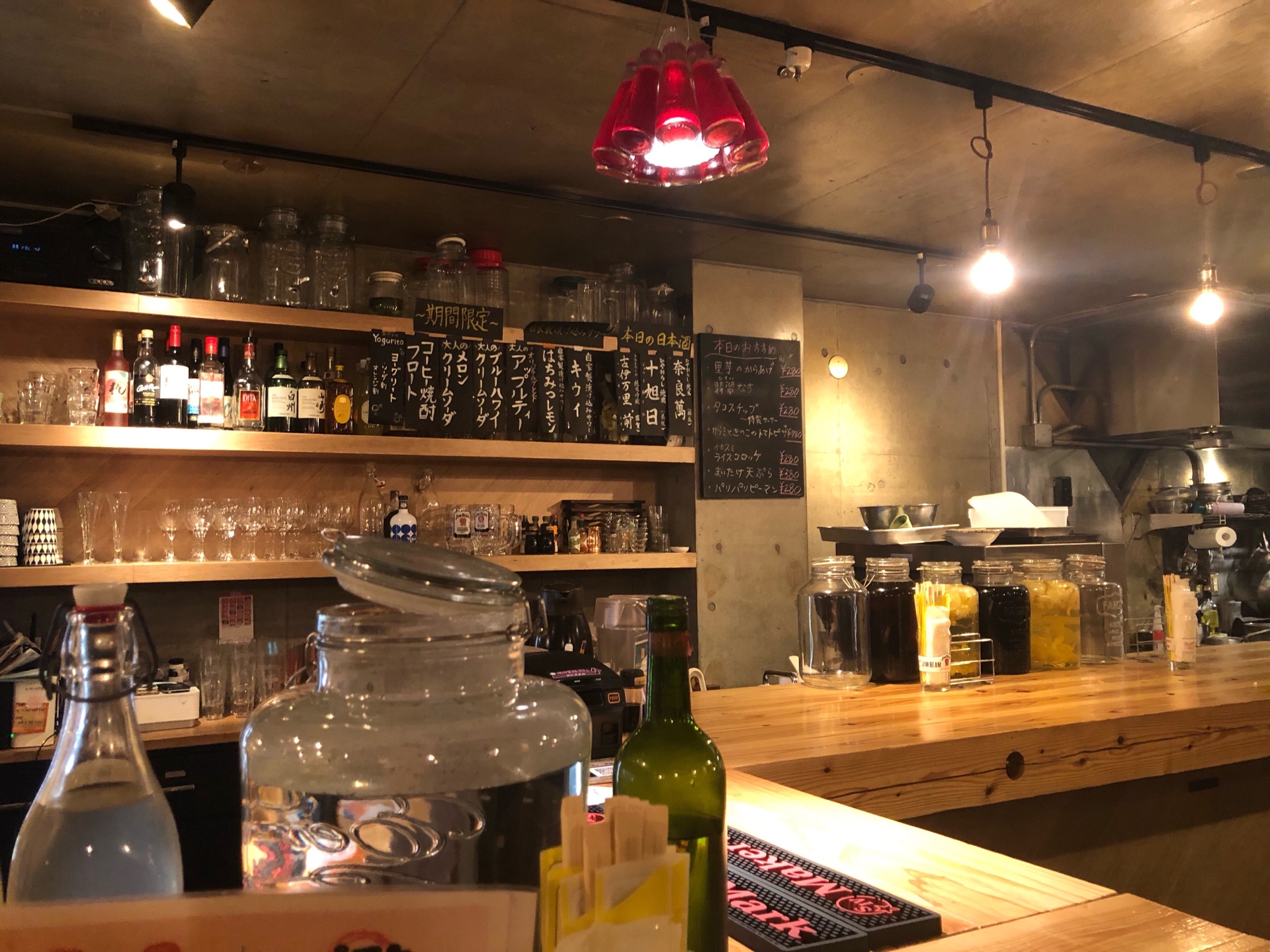 博多で人気のネオ立ち飲み店 女子ウケ抜群のメニューがいっぱい ネオメグスタ 博多 ちびっこ酒場放浪記 関西 博多で人気のネオ立ち飲み店 女子ウケ抜群のメニューがいっぱい ネオメグスタ 博多 ちびっこ酒場放浪記 関西