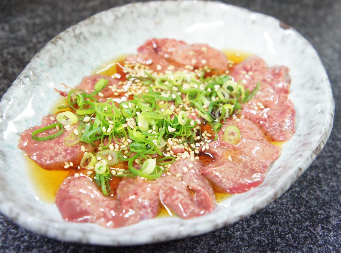 鶏レバ刺しとたまひも煮 彦治 京橋 ちびっこ酒場放浪記 関西