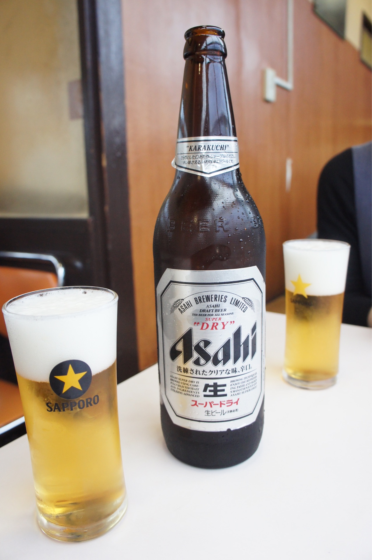 築地市場で朝からカキフライとビール 磯野家 東京築地 ちびっこ酒場放浪記 関西