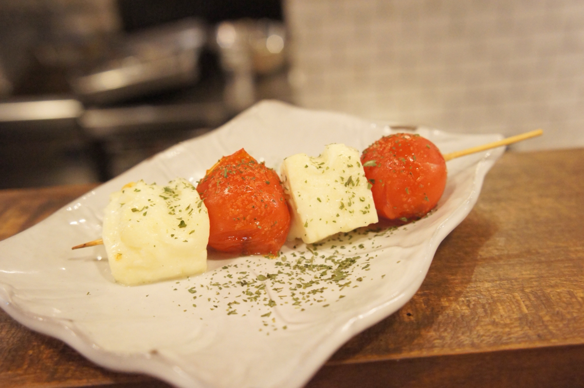 個性的な変わり串があって面白い 全国チェーンの焼き鳥屋さん すみれ 高槻 ちびっこ酒場放浪記 関西