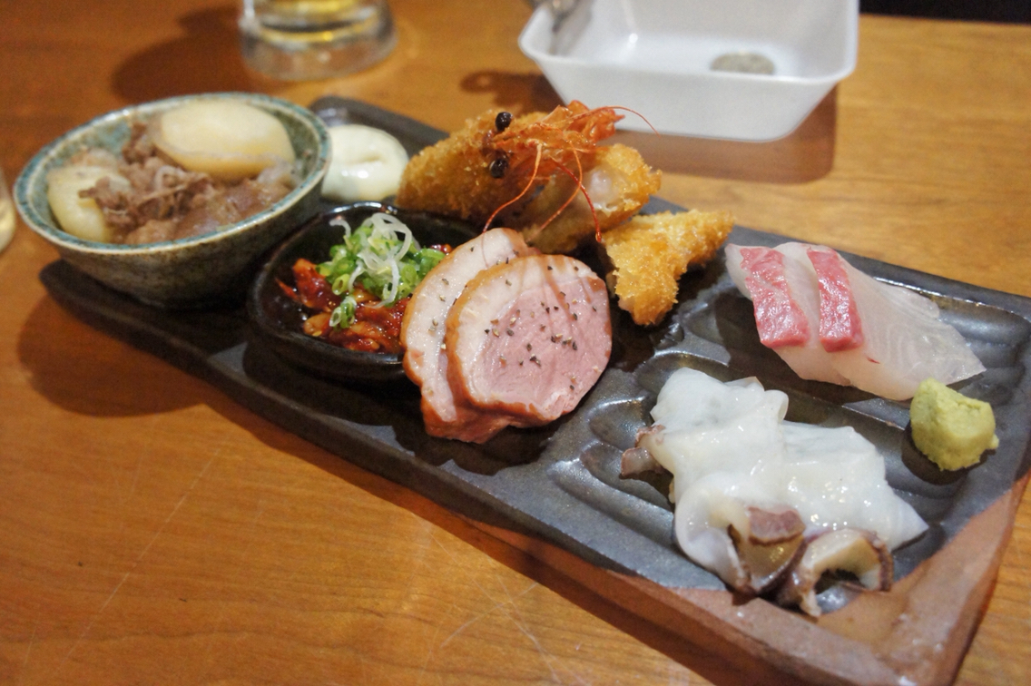 三種 以上盛りのコスパがすごーい ナニワスタンド中村屋 難波 ちびっこ酒場放浪記 関西