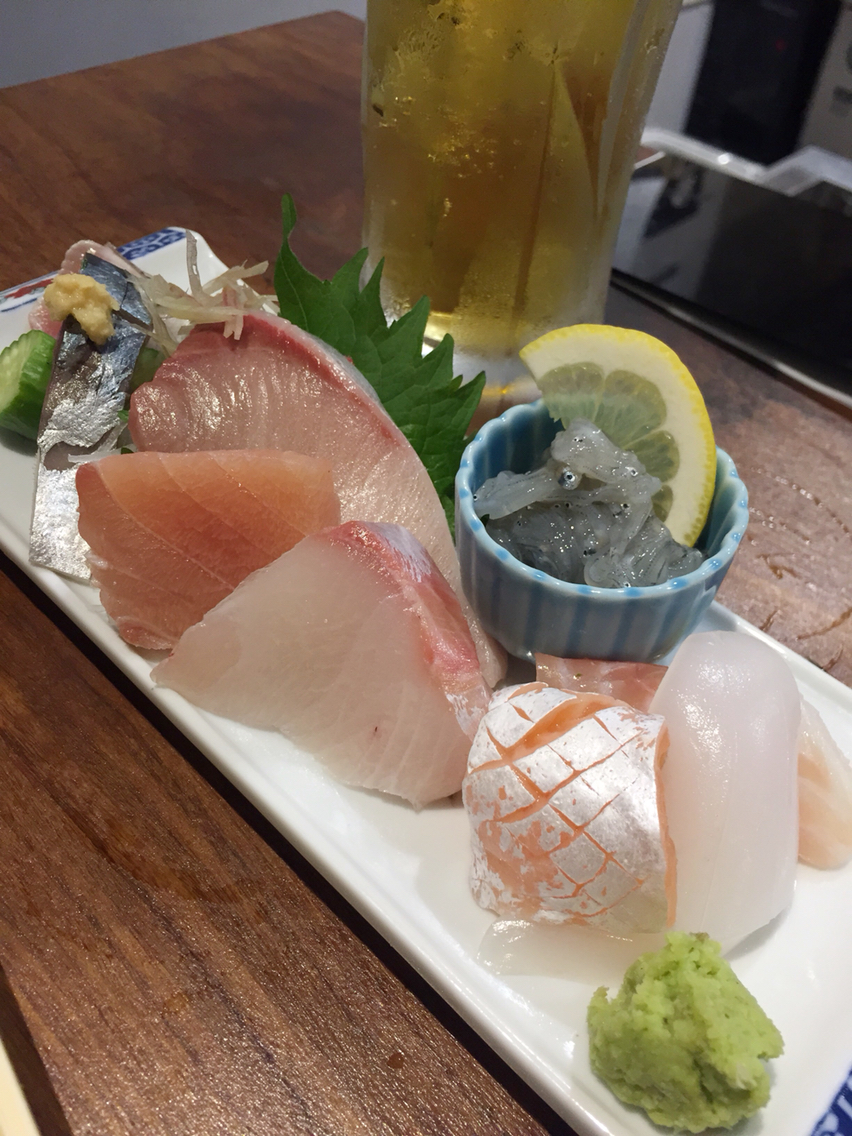 日本酒なんと約100種類 お刺身盛りもスゴイ だくと 京橋 ちびっこ酒場放浪記 関西