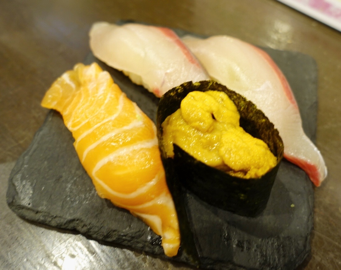 一貫90円～、気軽に回らないお寿司！ すしいち大阪駅前第四ビル店 梅田