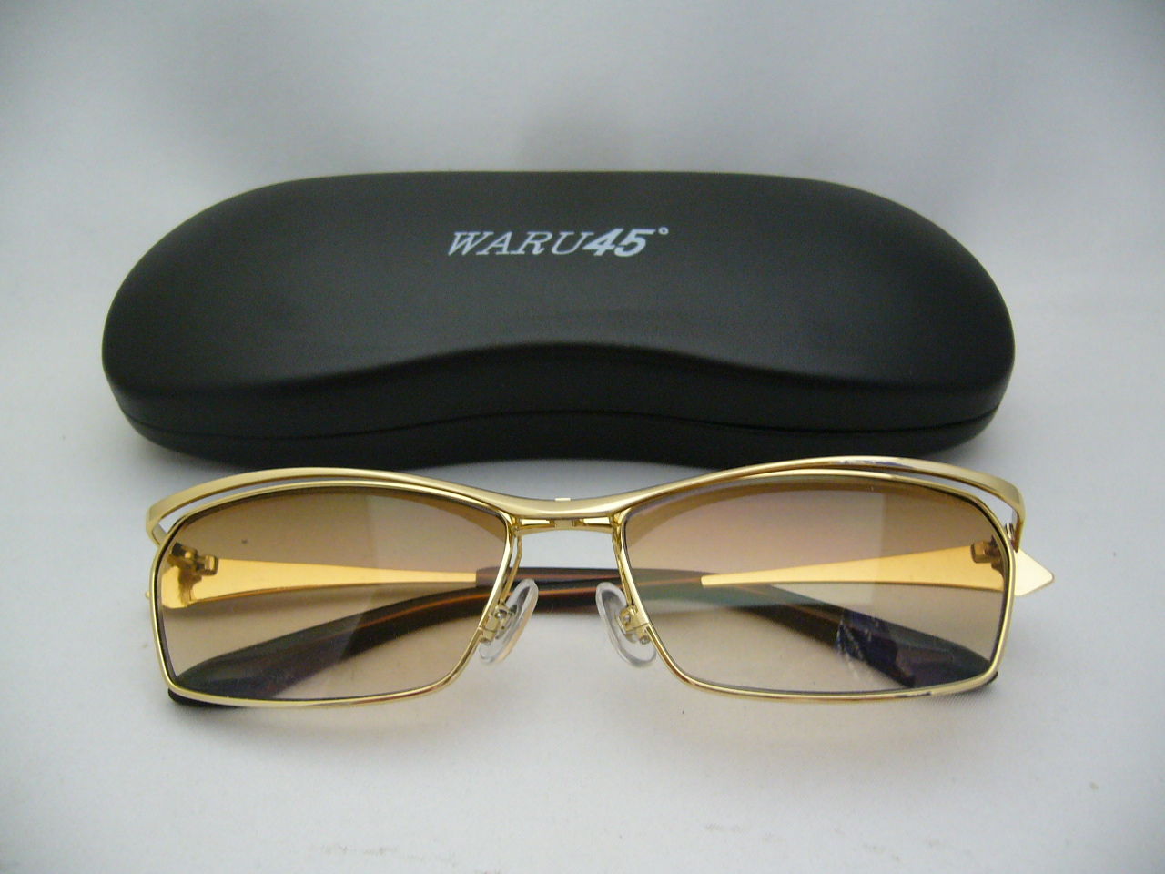 45度サングラス ヨンゴー ヨンチョコ 古い時代のサングラス 男が際立つ