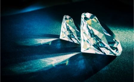 【問題】ダイヤモンドは「和名」で何と書くのでしょうか？