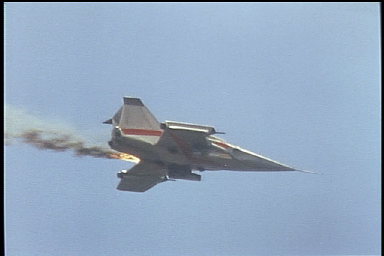 最初は焼けただれたマットアロー1号プロップだったんです。 : 特撮