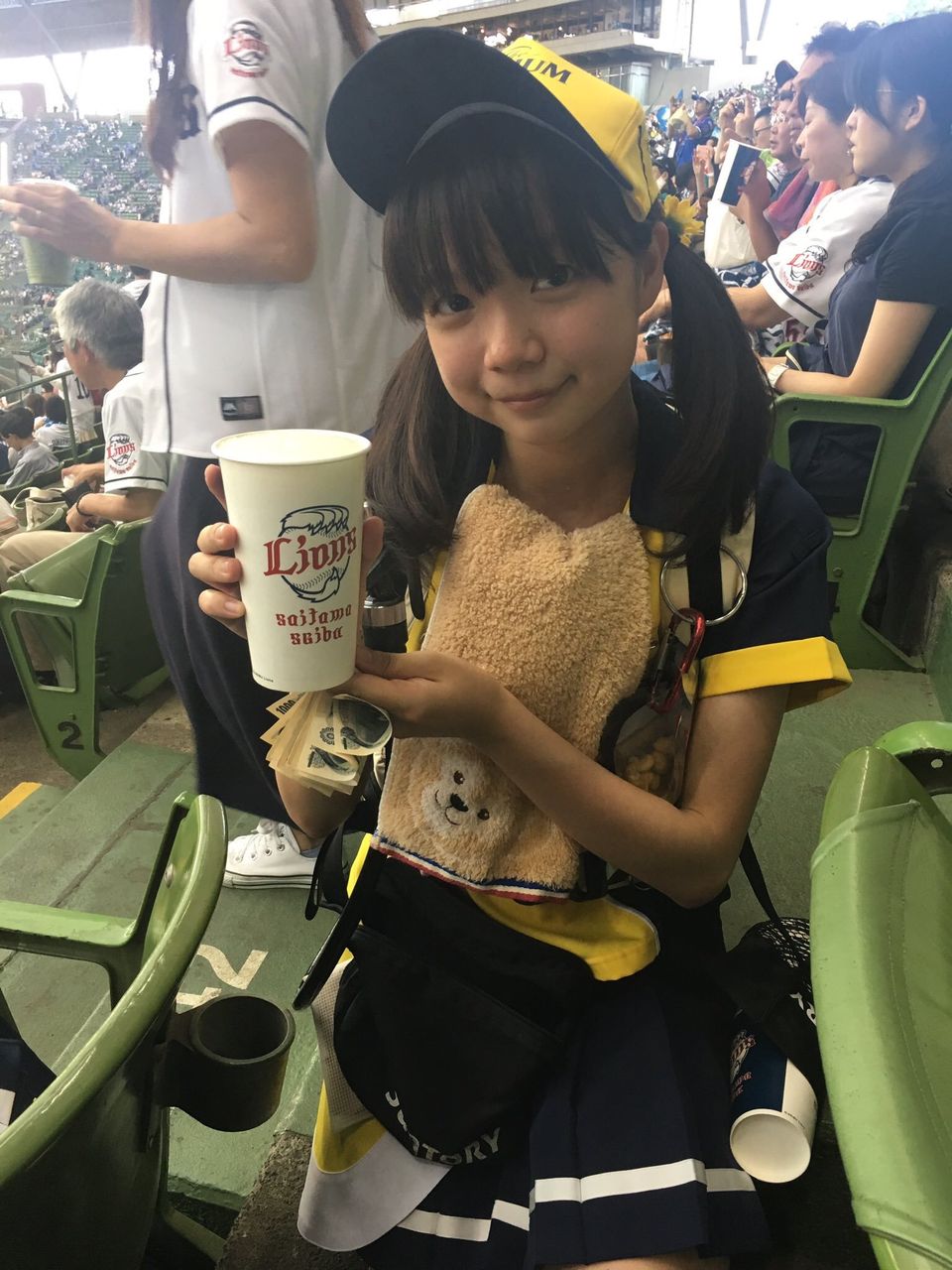 西武ドームの売り子さん達可愛すぎwww エンタメまるごとまとめ 西武ドームの売り子さん達可愛すぎwww エンタメまるごとまとめ