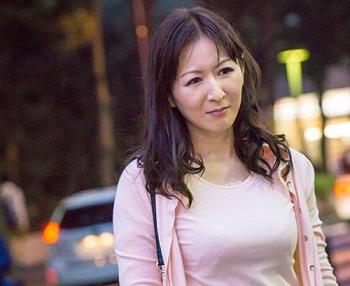 その2【熟女】ナンパしたおばさんがパンチラポーズで発情→ホテルに連れ込み久々セックス!