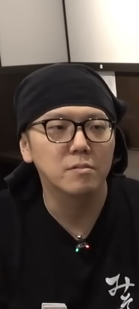 23412809.jpg