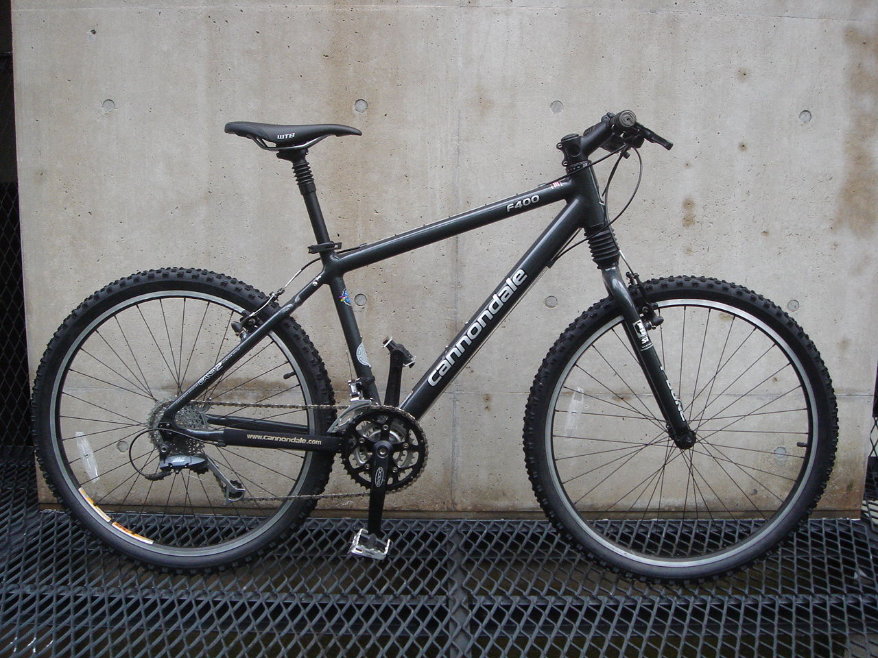 0912：Cannondale f400 到着しました～ : 200万画素の記憶