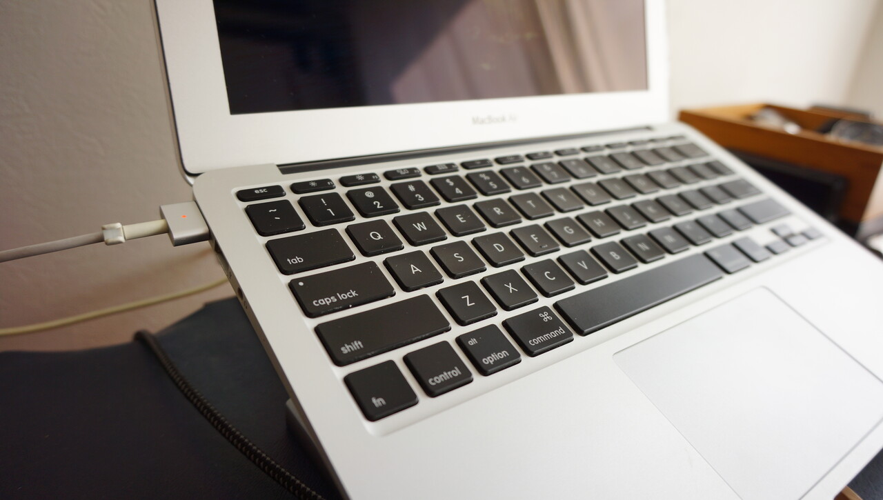0908：MacBook Air 11