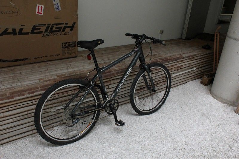 キャノンデールF400 cannondale【ほぼ原型車】1999年式頃 キャノンデールF400 cannondale【ほぼ原型車】1999年式頃 希少