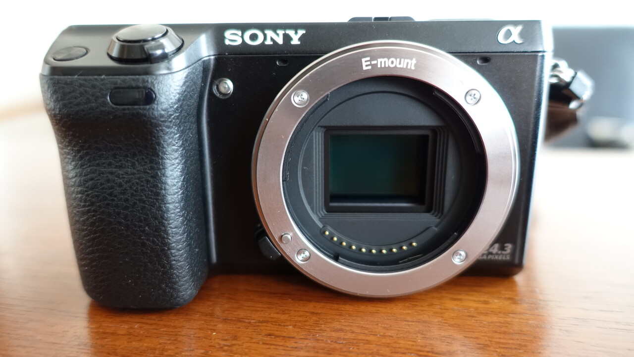 【6400ショット】Sony NEX-7 デジタルカメラ レンズ付き NEX-7 主な仕様 | デジタル一眼カメラα（アルファ） | ソニー