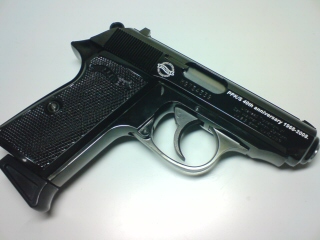 【マルゼンワルサーPPK/S】40周年記念モデル　ブラックメタル　ウッドグリップ マルゼンワルサーPPK/S】40周年記念モデル ブラックメタル