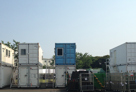 JAMSTECのコンテナ群