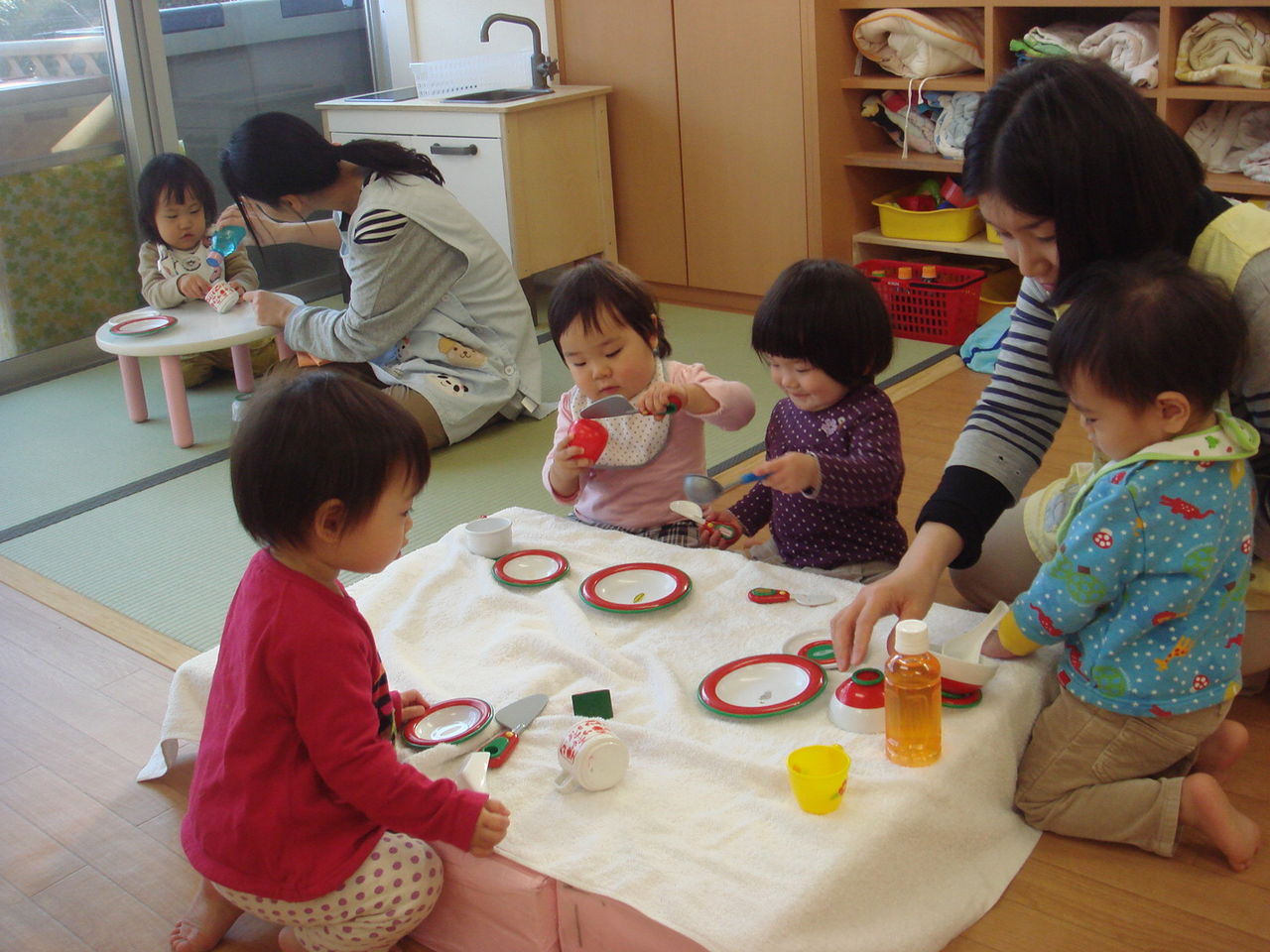 遊び 1 歳児 室内