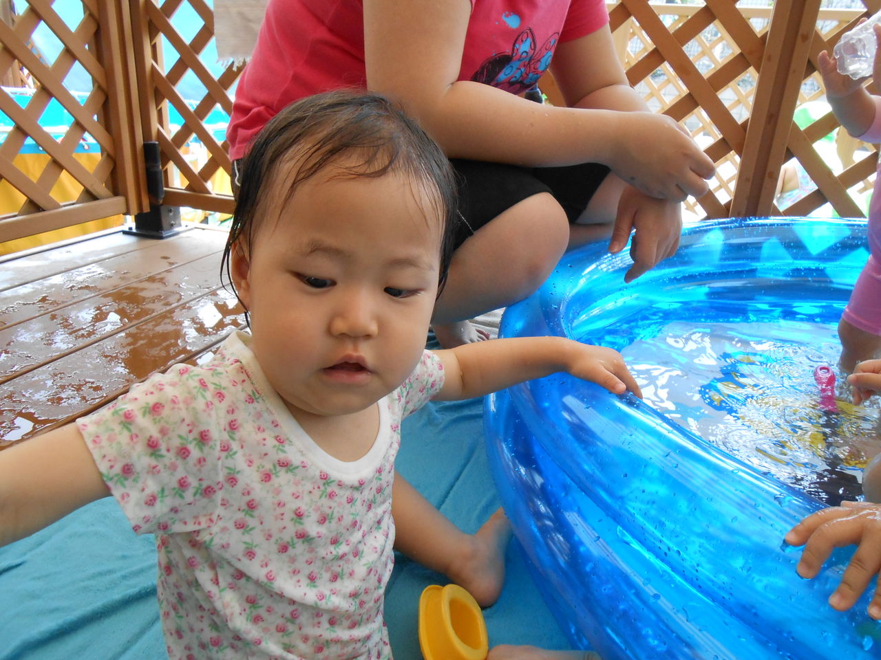 プール 水遊び 0歳児 稲毛すきっぷ保育園