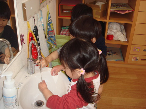 手洗い2歳児
