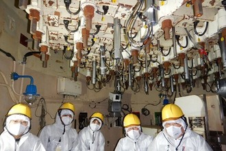 第1原発5号機-原子炉格納容器の下の制御棒駆動装置