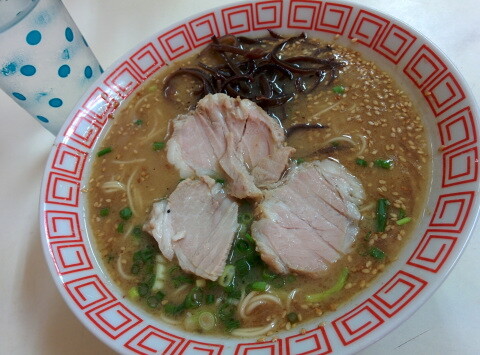 福岡　ラーメン　貴龍軒　博多　サンパレス