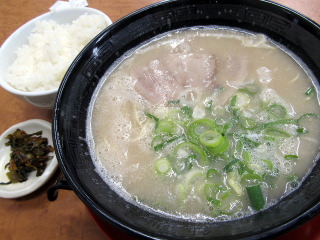 福岡　箱崎　楽市楽座　ナンバーワン　ラーメン