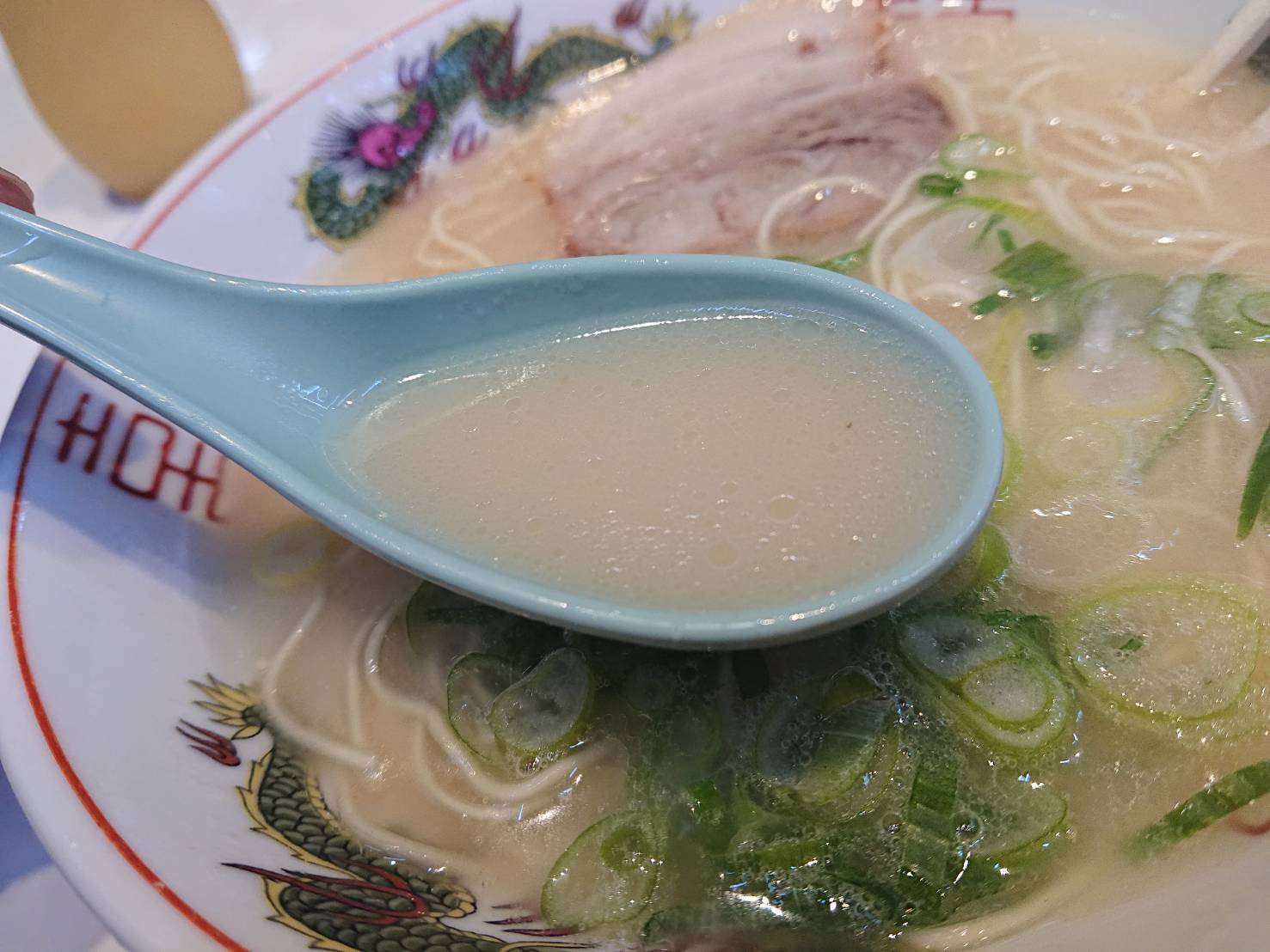 福岡 ラーメン 博多駅南 いっぱちラーメン 18ラーメン 300円 白ラーメン 83482_0fk438576fjke.jpg