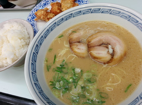 福岡　平尾　ラーメン　王将