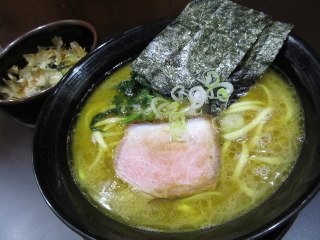 福岡　南区　野間　さかえ　ラーメン　黒