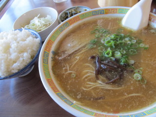 福岡　西区　福重　横綱ラーメン
