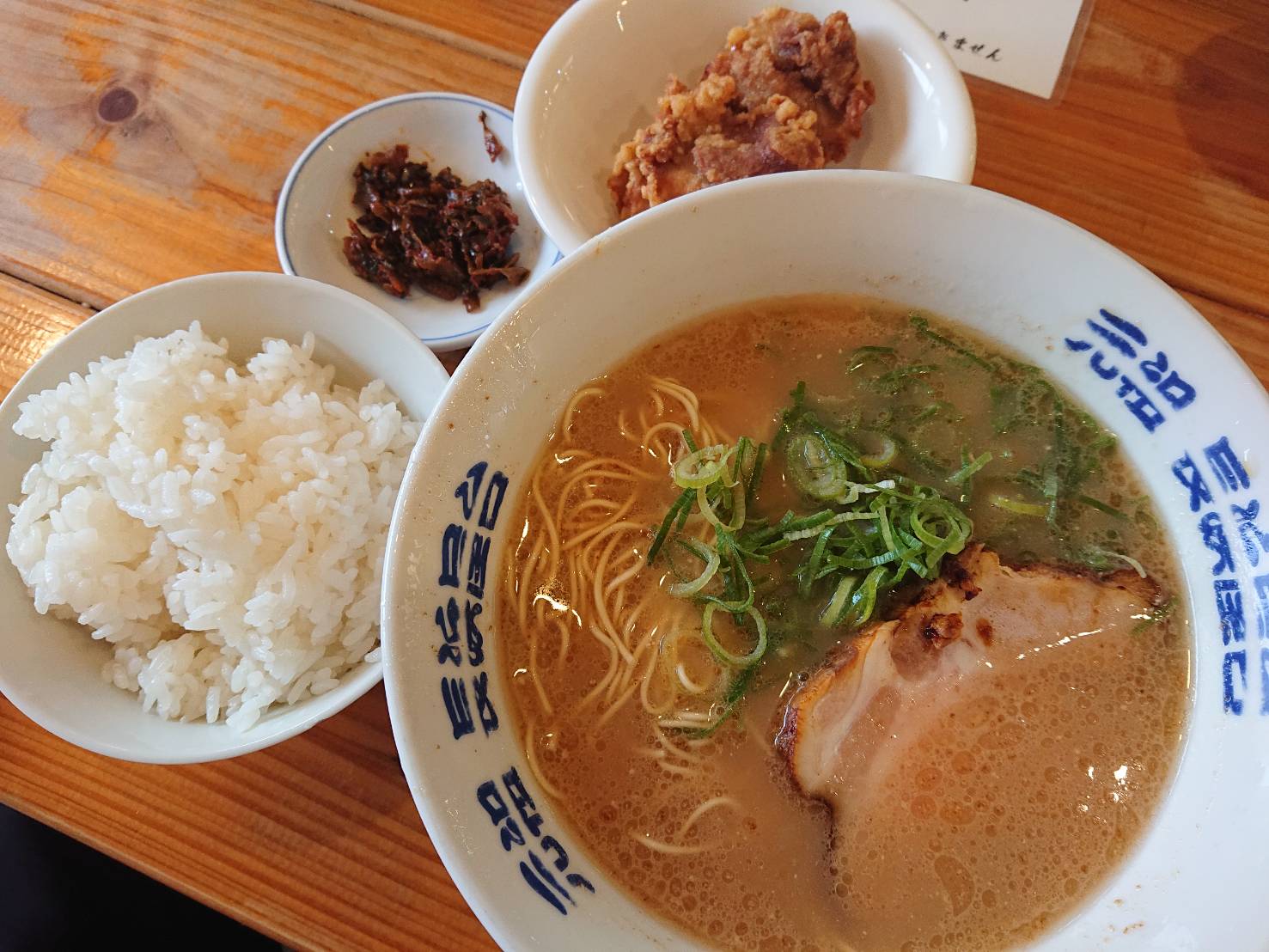 福岡　ラーメン　元祖長浜　屋台