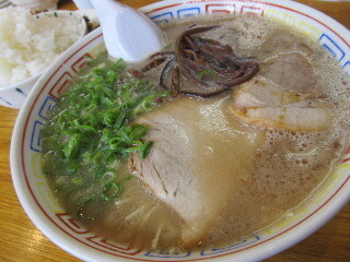 福岡　中央区　伊都商店　ラーメン